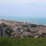 Campismo de Luxo Pleasant Tent With Swimming Pool Fermo