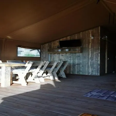 Pleasant Tent With Swimming Pool Luxusní stan