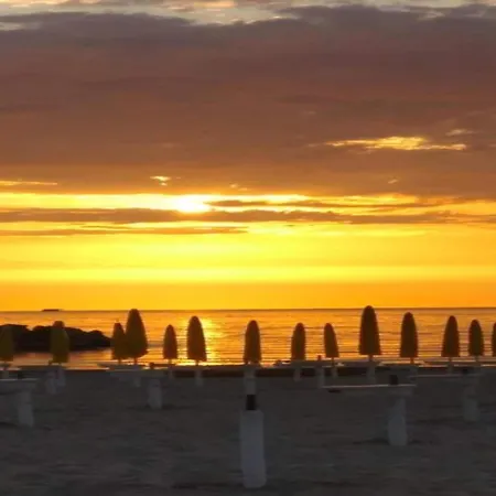 Pleasant Tent With Swimming Pool Campismo de Luxo *